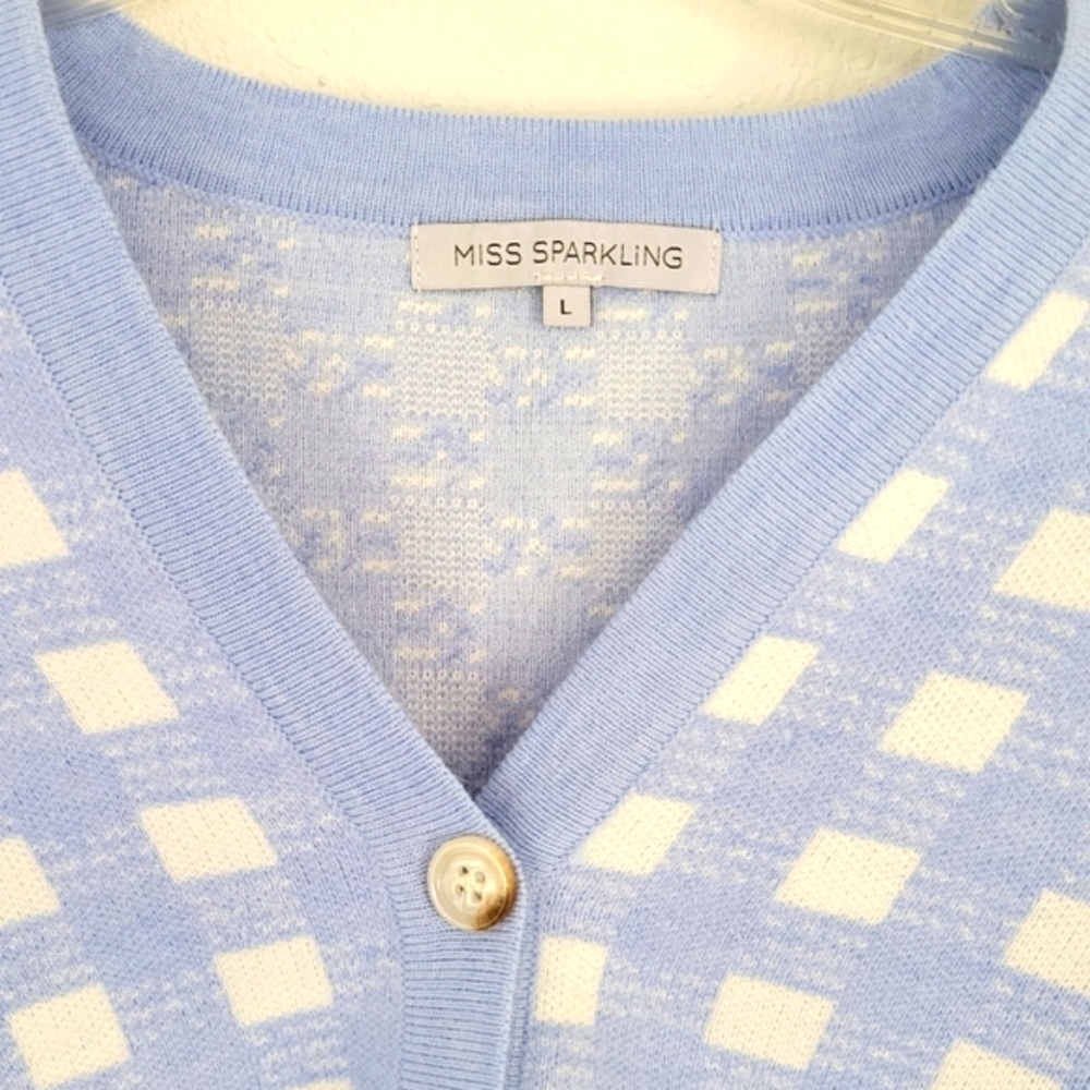 Women's Cropped Gingham Plaid Spring Cardigan - Picture 3 of 8